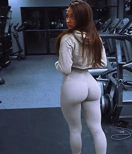 Fillipino  Model Escorts Service in Delhi girls